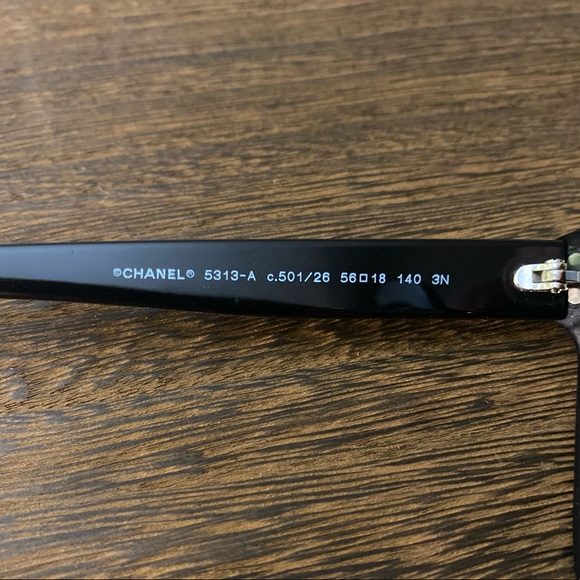 Chanel Sunglasses (authentic) with black CC logo - Picture 4 of 7